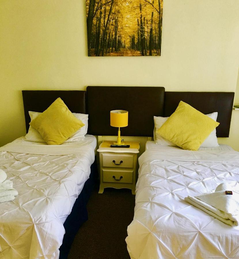 Watson Lodge Guest House Galashiels Extérieur photo