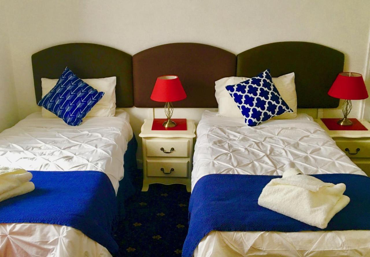 Watson Lodge Guest House Galashiels Extérieur photo