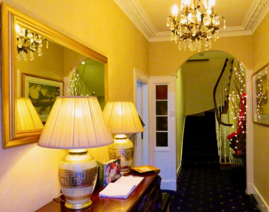 Watson Lodge Guest House Galashiels Extérieur photo