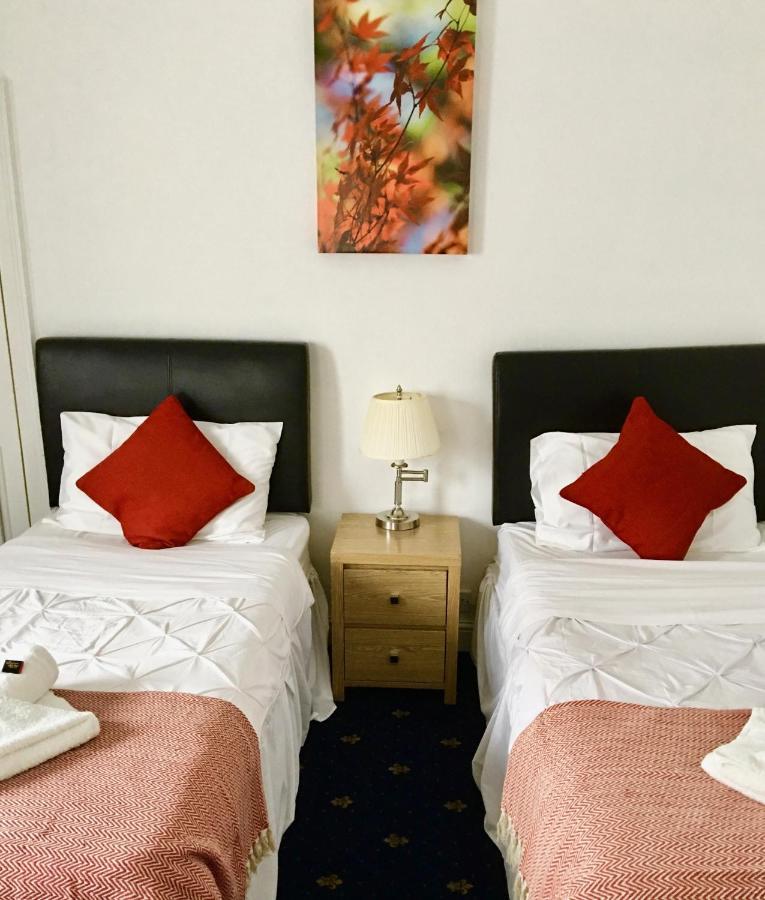 Watson Lodge Guest House Galashiels Extérieur photo